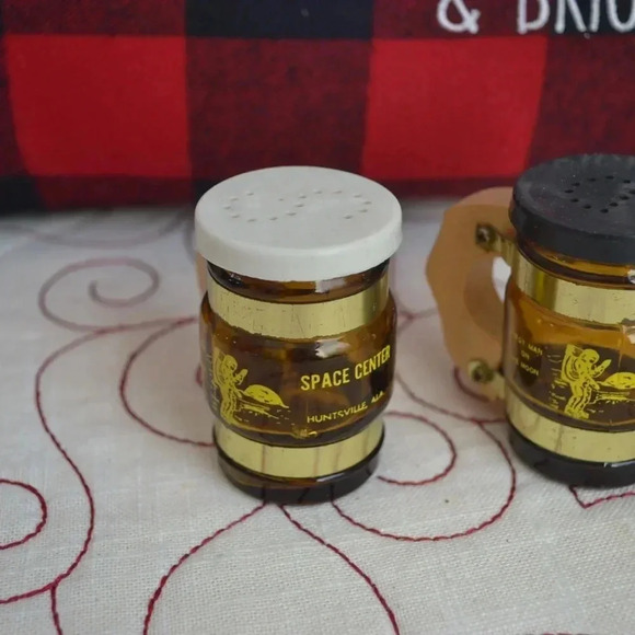 First Man on the Moon Salt & Pepper Shaker - Picture 2 of 4